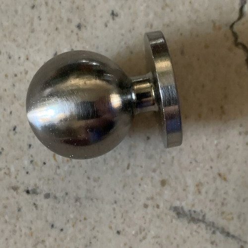 Door knobs set of 8, 3 with screws