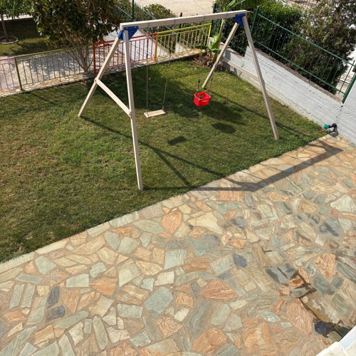 Wooden swing used in good condition