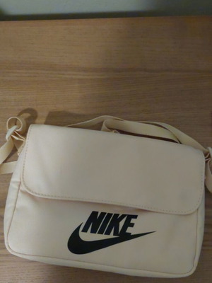 Nike τσάντα χιαστί καινούργια, μπεζ