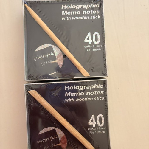 Holographic memo notes with wooden stick, set of 2