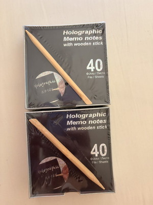 Holographic memo notes with wooden stick, set of 2