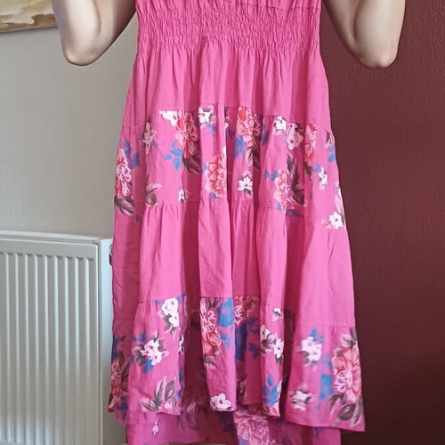 Floral dresses used, pack of 2, sizes S/M, pink and green