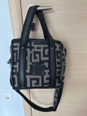 Ames shoulder bag like new, very large capacity, black and gray