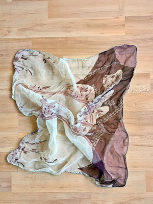 Silk beautiful scarf like new, size 55/50 cm