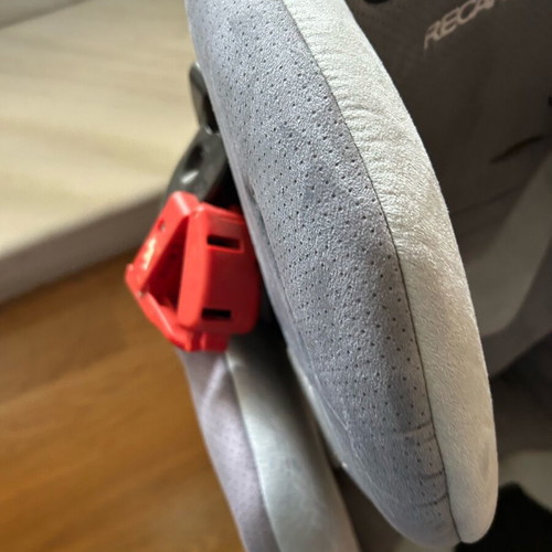 Recaro child car seat used without harnesses