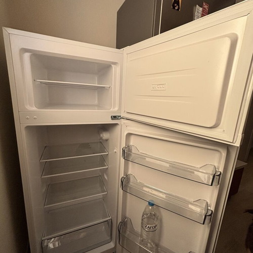 Robin medium-sized refrigerator