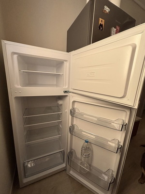Robin medium-sized refrigerator