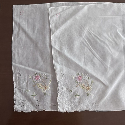 Set of 5 white square napkins with pink butterfly embroidery, new