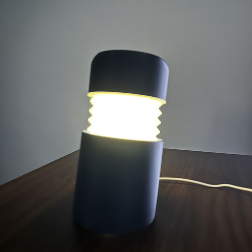 Table lamp with LED lighting like new, USB powered, adjustable light