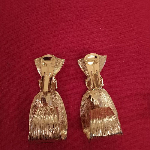 Faux pouch clip-on earrings