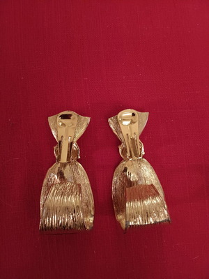 Faux pouch clip-on earrings