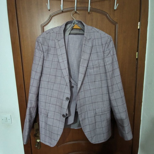 Assist men's suit 3 in 1 size 56 mauve grey checked like new