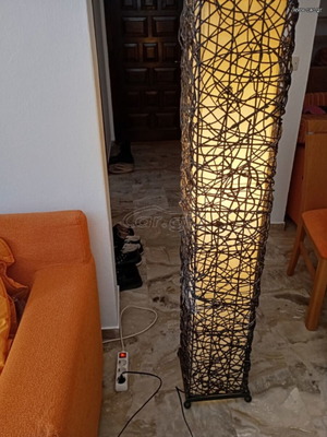 Φωτιστικό δαπέδου μεταχειρισμένο με πλέγμα από μπαμπού