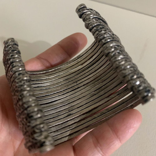 Bracelet used, black and gray