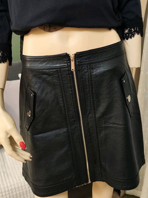 Φούστα Lynne μαύρη δερματίνη σαν καινούργια, μέγεθος Large