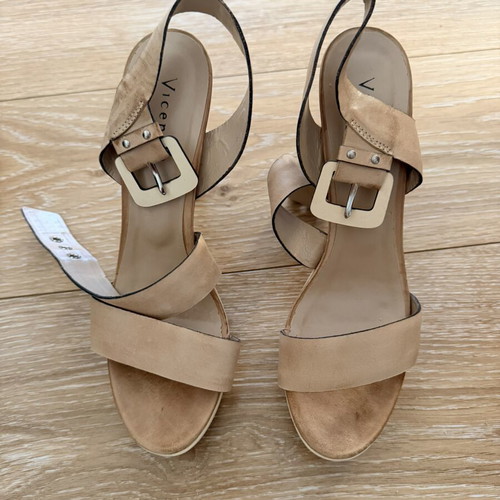 Vicenza leather sandals like new, size 40, white beige