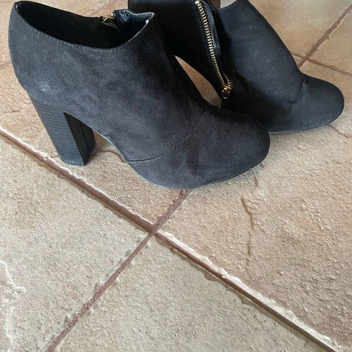 Black ankle boots size 41 like new