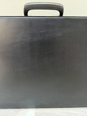 Vintage attaché case black, like new with keys