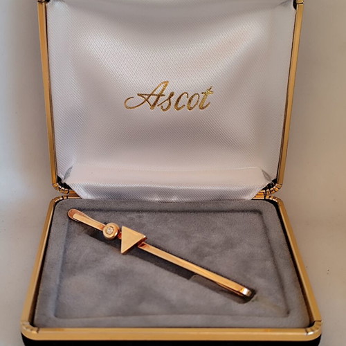 Ascot Vintage Gold Tie Clip with Authentic Case, like new