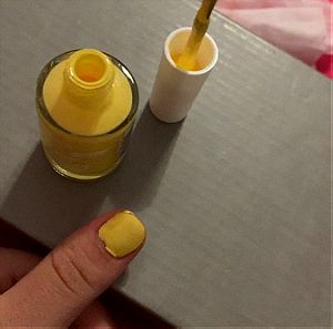 κιτρινο βερνικι νυχιων nail polish