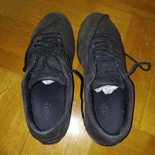 Columbia sport shoes black size 43.5 like new