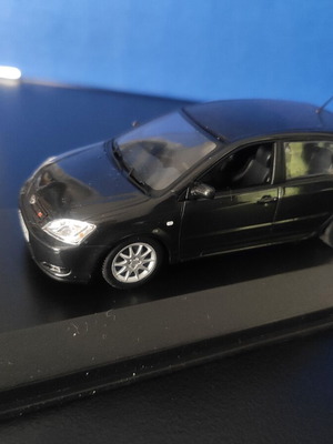 Toyota Corolla T-Sport μοντέλο αυτοκινήτου κλίμακας 1:43 από τη Minichamps σε μαύρο