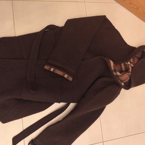 Wool coat like new, brown, with belt and hood size M