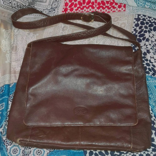 Brown leather crossbody bag used, size 35x35