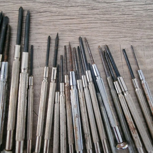 Screwdrivers used, pack of 39 pieces