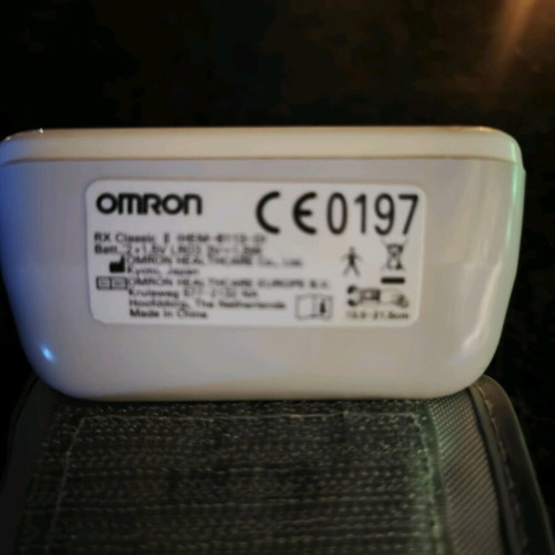 Omron blood pressure monitor like new with vibration sensor function