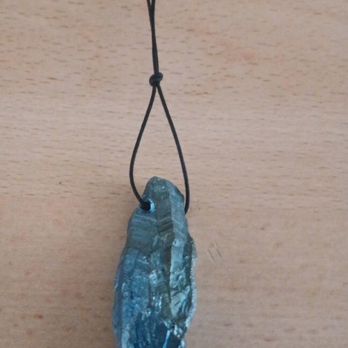 Pendant semi-precious stone used