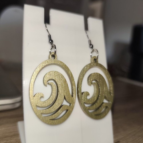 Wooden summer earrings with wave design gold tone