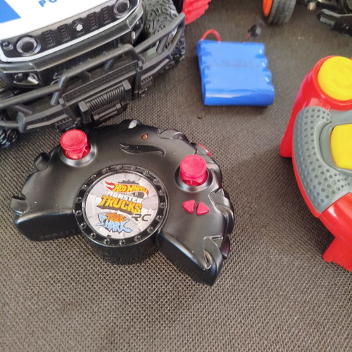 Exost Silverlit remote control car set with accessories