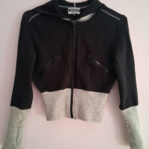 00's cropped sweatshirt like new, black and gray
