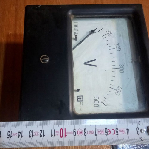 Analog panel mount voltmeter BDS 4380 1952, bakelite