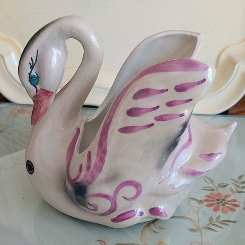 Decorative porcelain swan like new