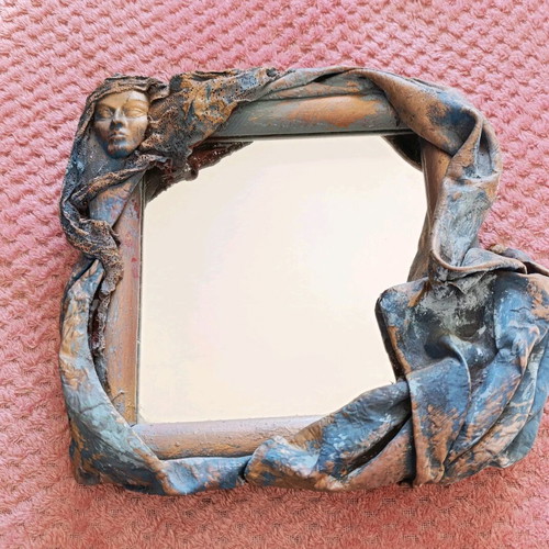 Mirror used with unique frame design