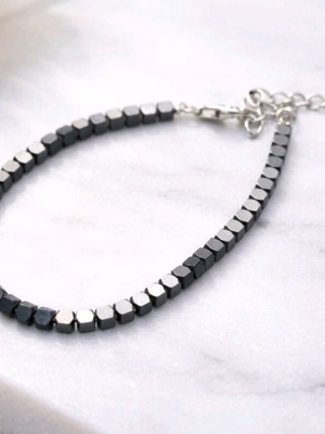 Minimalist charcoal beaded bracelet like new, dark grey