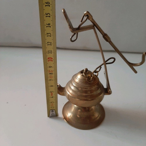 Bronze oil lamp like new