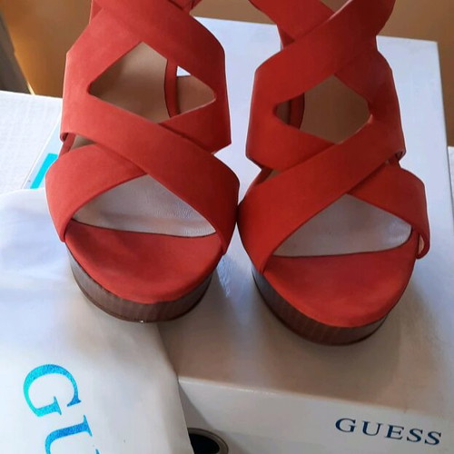 Guess sandals new, size 39, coral color with dust bag
