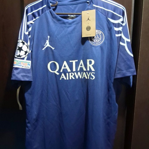 Paris jersey authentic, size Large, new