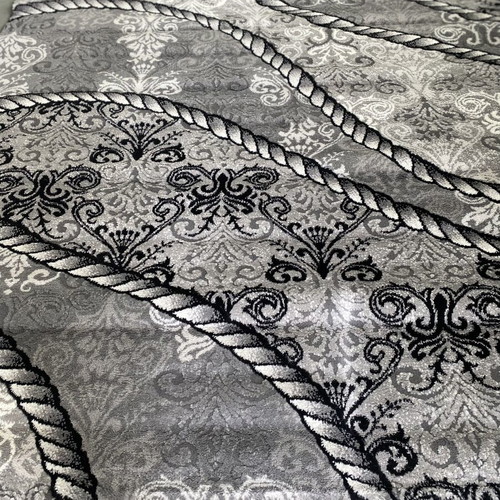 Large black and white rug like new, 2.30x1.90 m