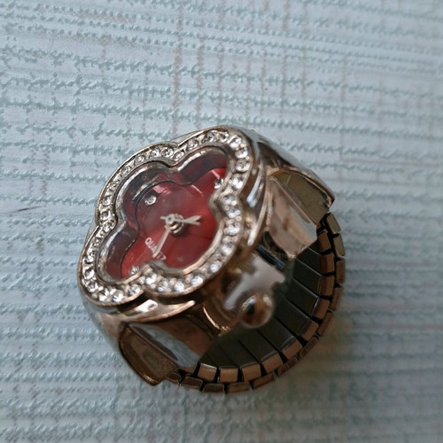 Four-Leaf Clover Ring like new with crystals, quartz watch and red dial