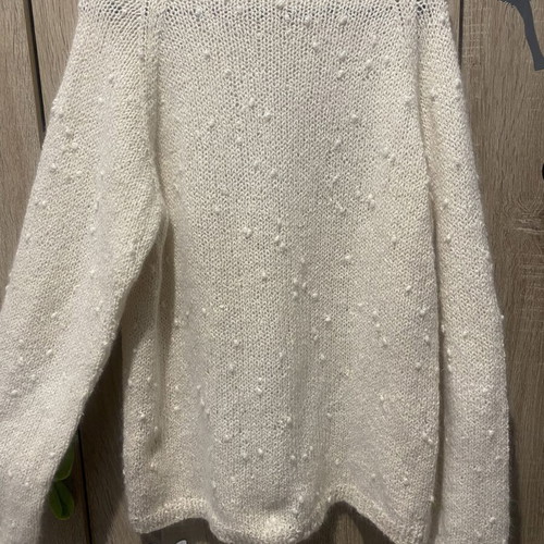 Women's sweater white like new, sizes M and L
