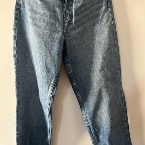 H&M jeans new with side slit size M, blue turquoise