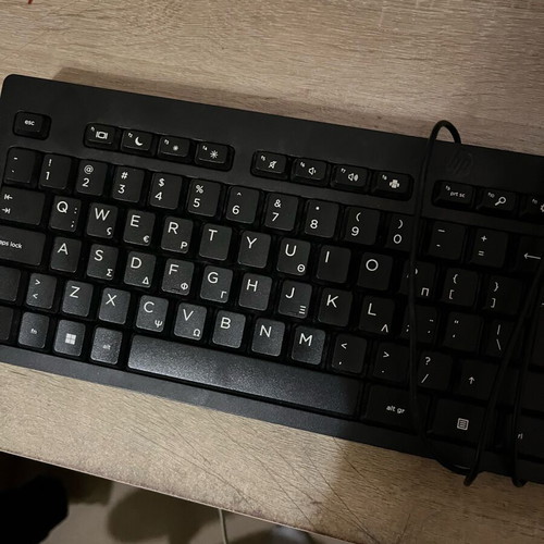 HP wired keyboard like new, black