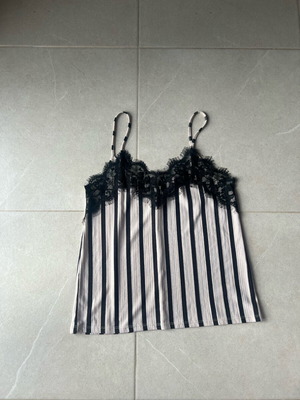 Zara sleeveless top with stripes and lace like new, size S