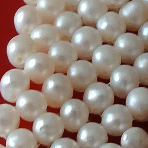 Bracelet with natural pearls and 14k gold clasp, like new, 19 cm