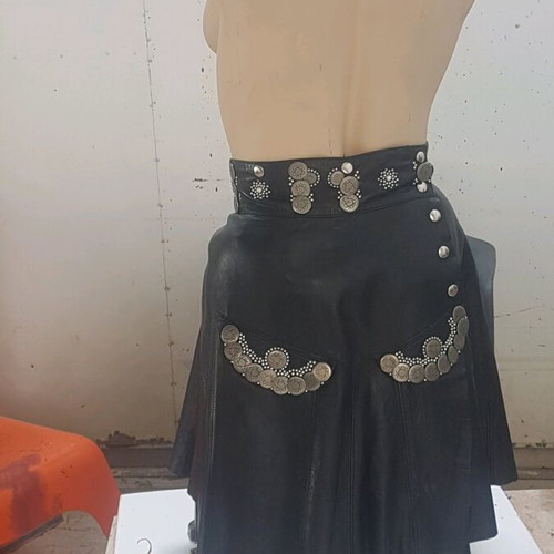 Skirt collectible used handmade leather with metal details