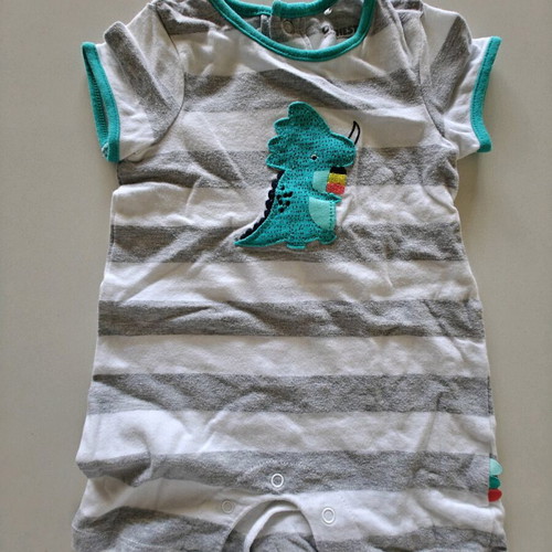 Short-sleeve bodysuits used, pack of 3 for 3-month baby